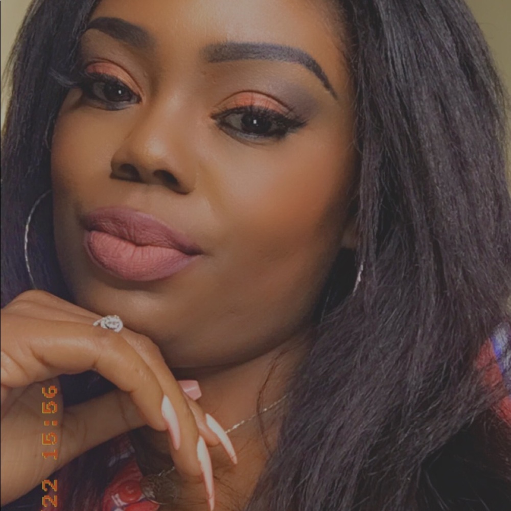 Meet your Posher, Julie